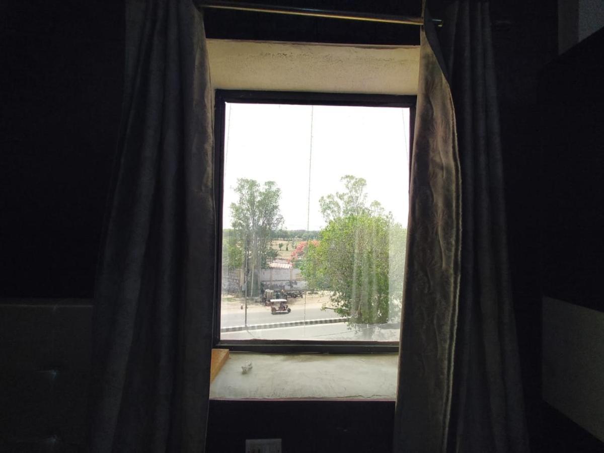 Hotel Prakash Regency Hapur Eksteriør bilde